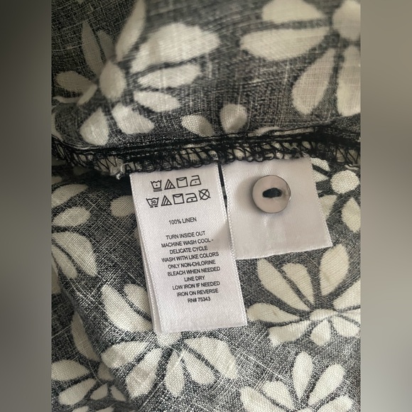 Rachel Zoe Black and White Floral Button Down Shirt - Picture 4 of 7